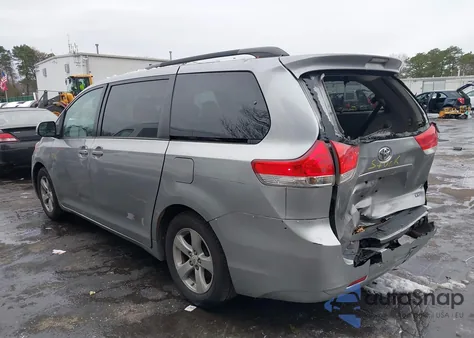 2011 Toyota Sienna Le V6 from USA, damaged, VIN 5TDKK3DC5BS024738